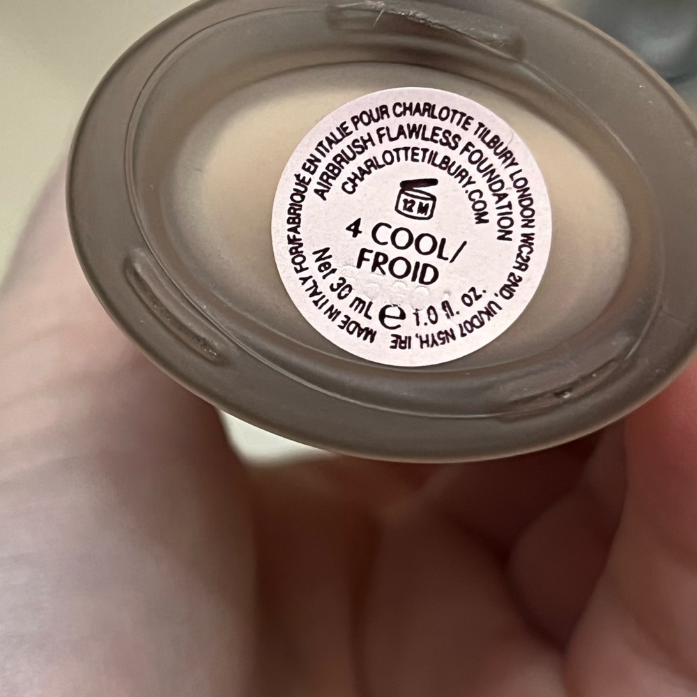 Charlotte Tilbury Airbrush Flawless Foundation - Picture 4 of 5
